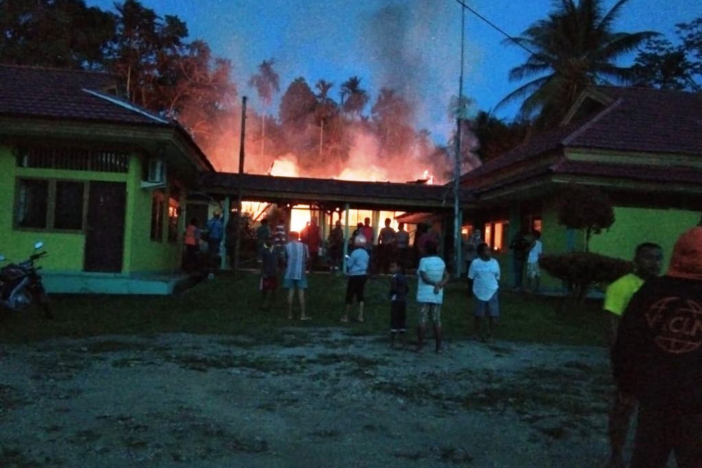 Gudang penyimpanan vaksin milik Dinas Kesehatan Manokwari terbakar.