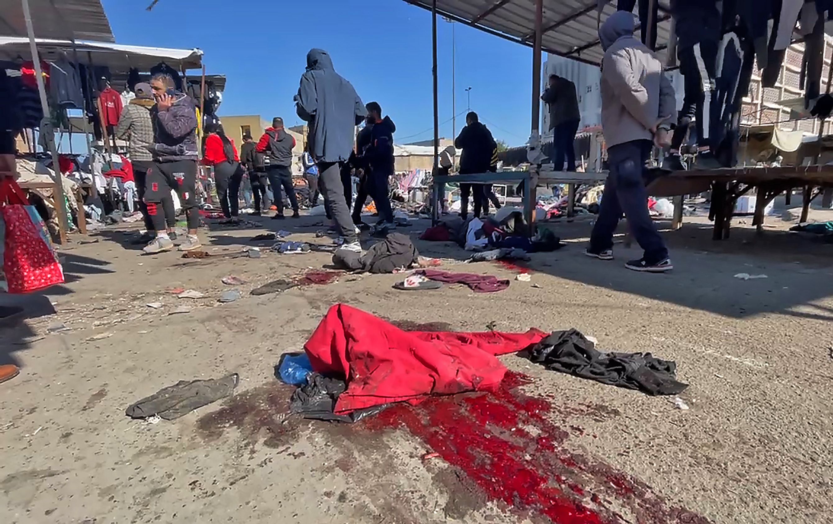 Dua serangan bom mengguncang Kota Baghdad, Irak, Kamis (21/1). 