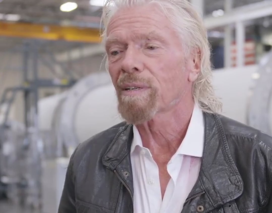 Perusahaan antariksa milik Richard Branson, Virgit Orbit, berhasil meluncurkan roket ke luar angkasa.