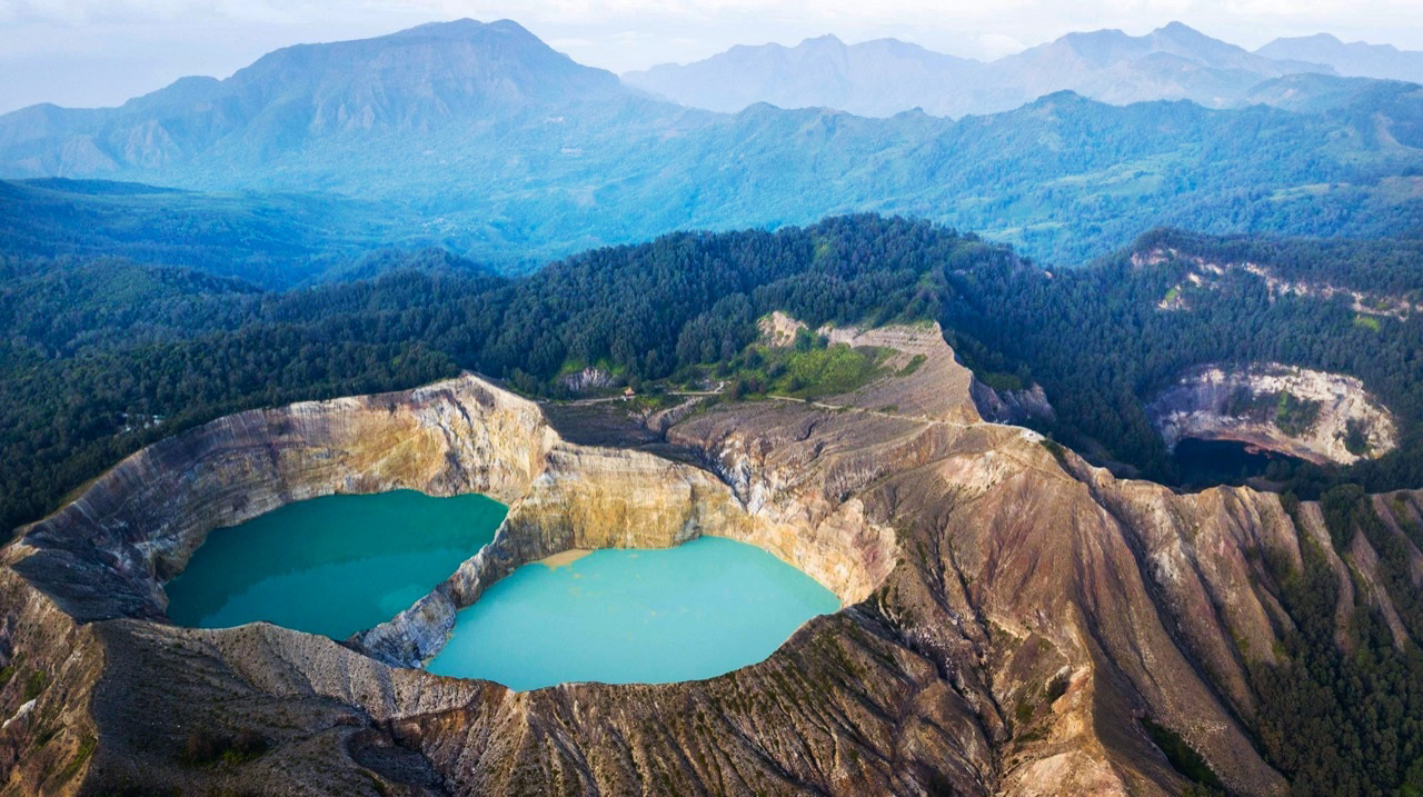 Keindahan Danau Kelimutu di Taman Nasional Kelimutu,Flores, Kabupaten Ende, Nusa Tenggara Timur (NTT),