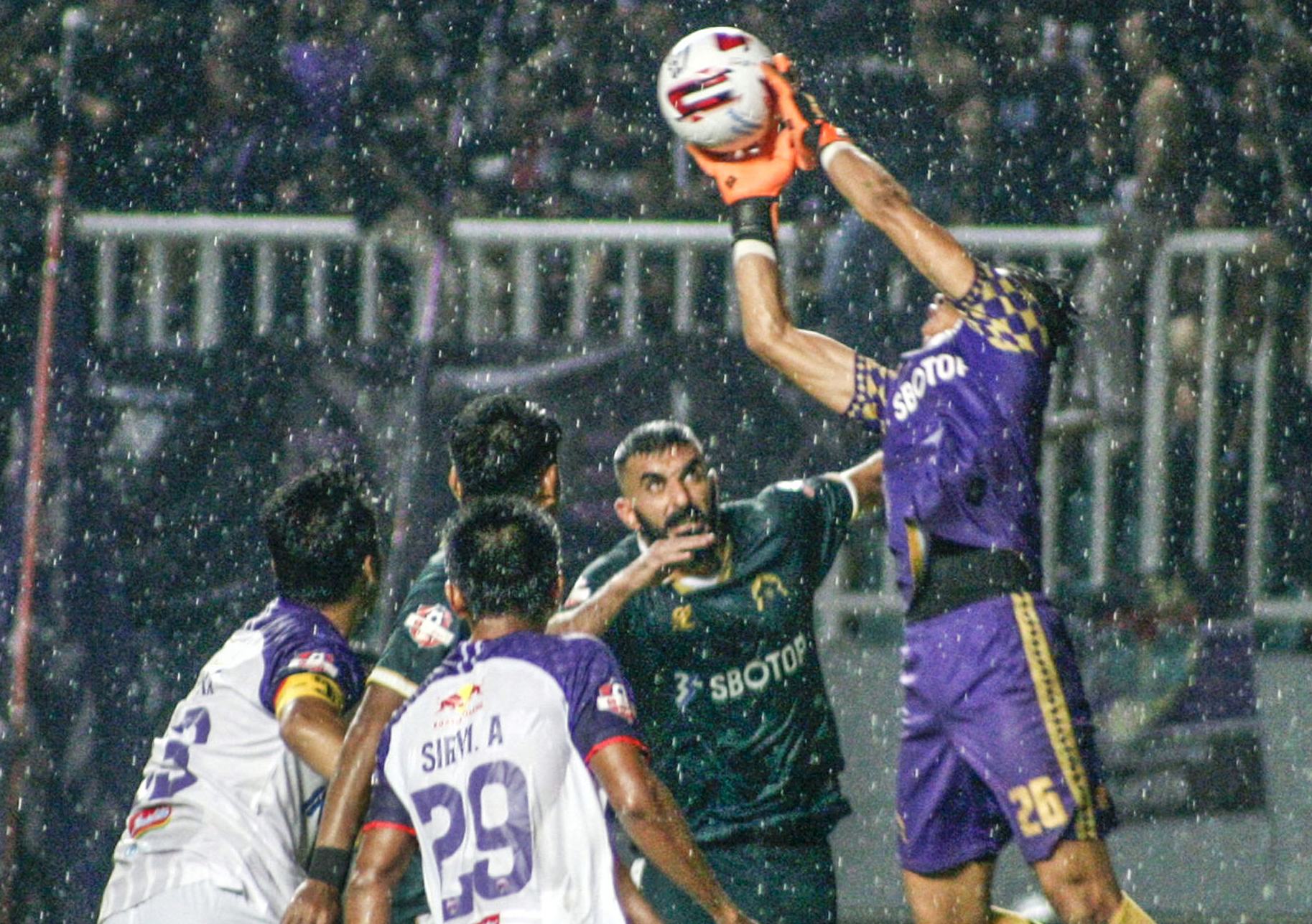 Liga 1 masih belum jelas kapan akan digelar.