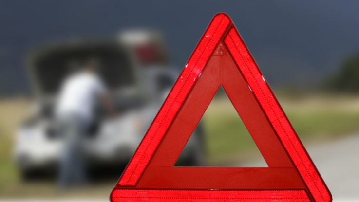 Yang Harus Dilakukan Saat Mobil Mogok di Tengah Jalan