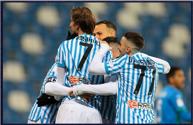 Para pemain SPAL melakukan selebrasi usai mencetak gol ke gawang Sassuolo di laga Coppa Italia.