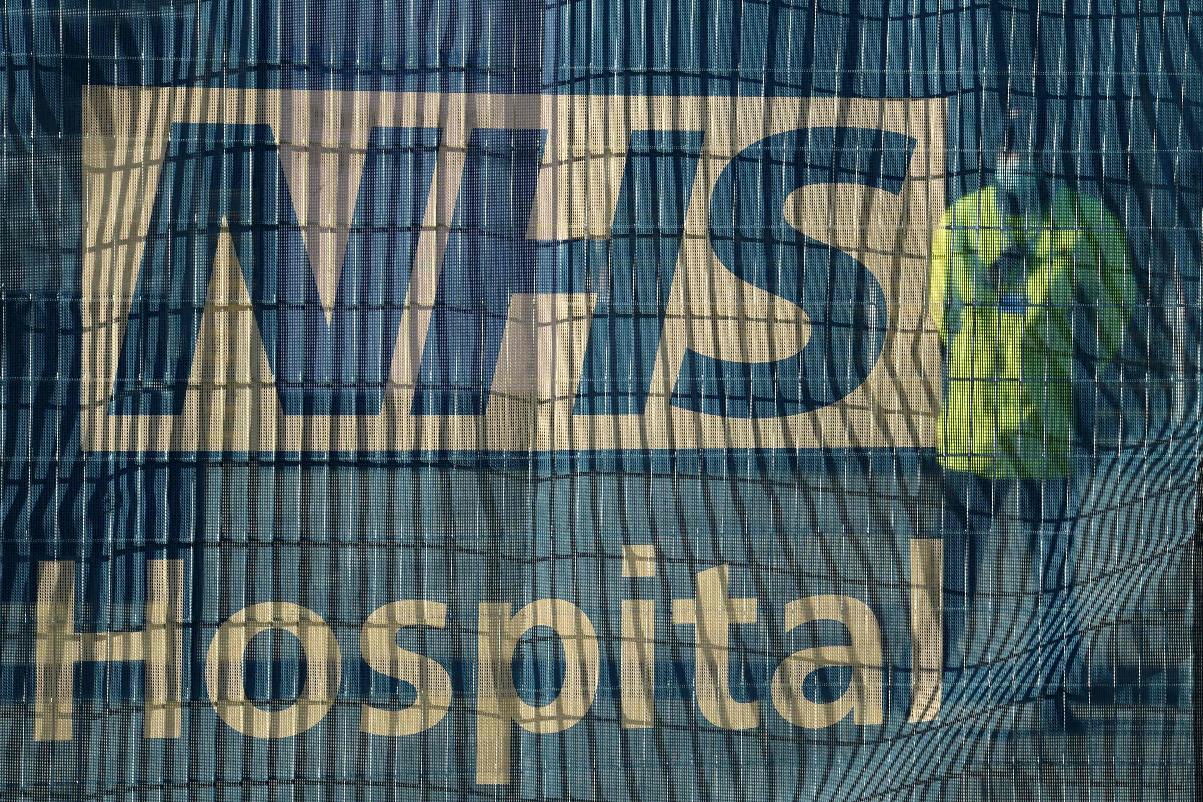 Nightingale Hospital North West, didirikan untuk menyediakan lebih banyak kapasitas rumah sakit selama pandemi virus corona baru