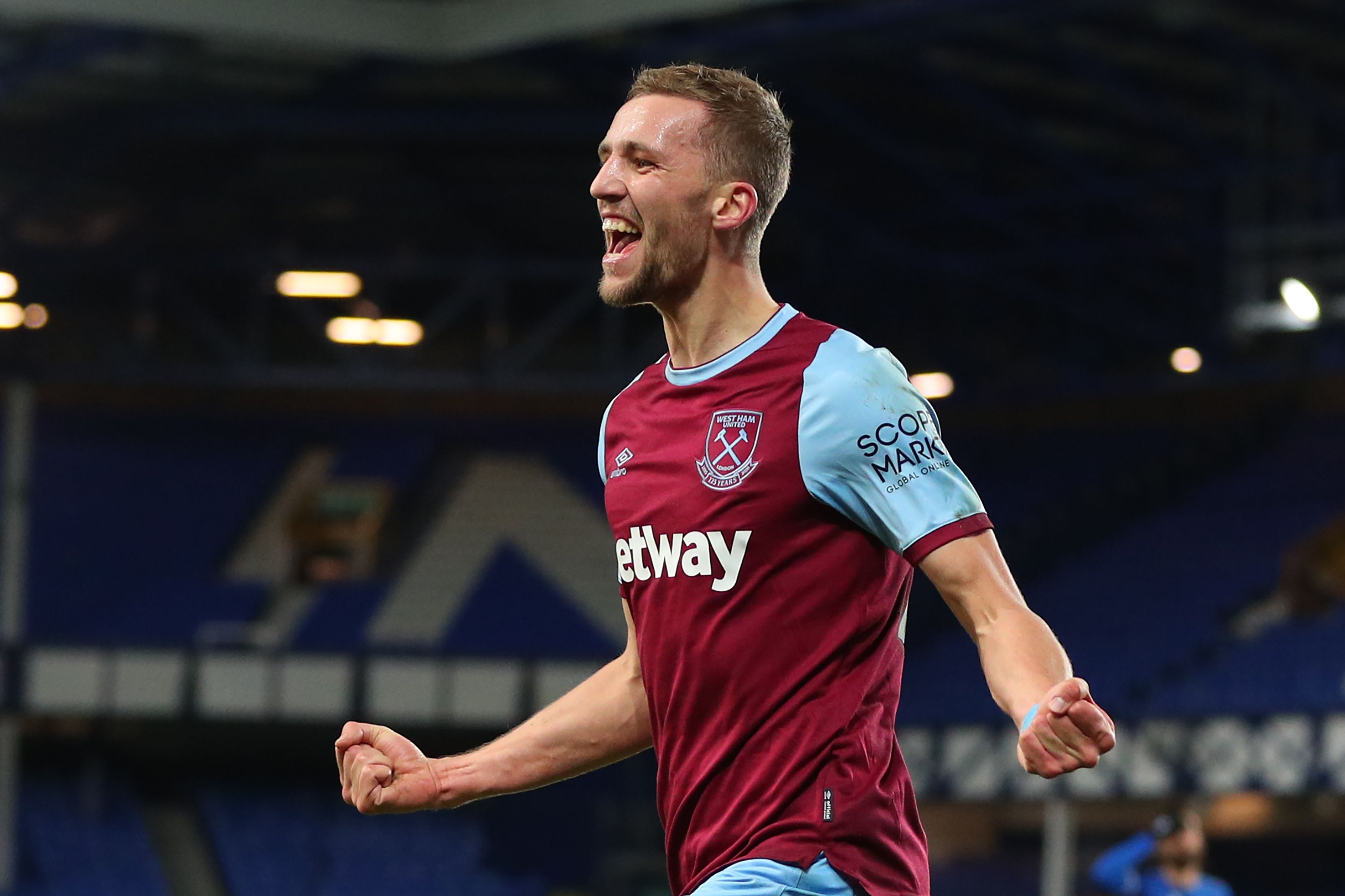 Tomas Soucek mencetak gol penentu kemenangan 1-0 West Ham atas Everton dalam lanjutan Liga Primer, Sabtu (2/1).