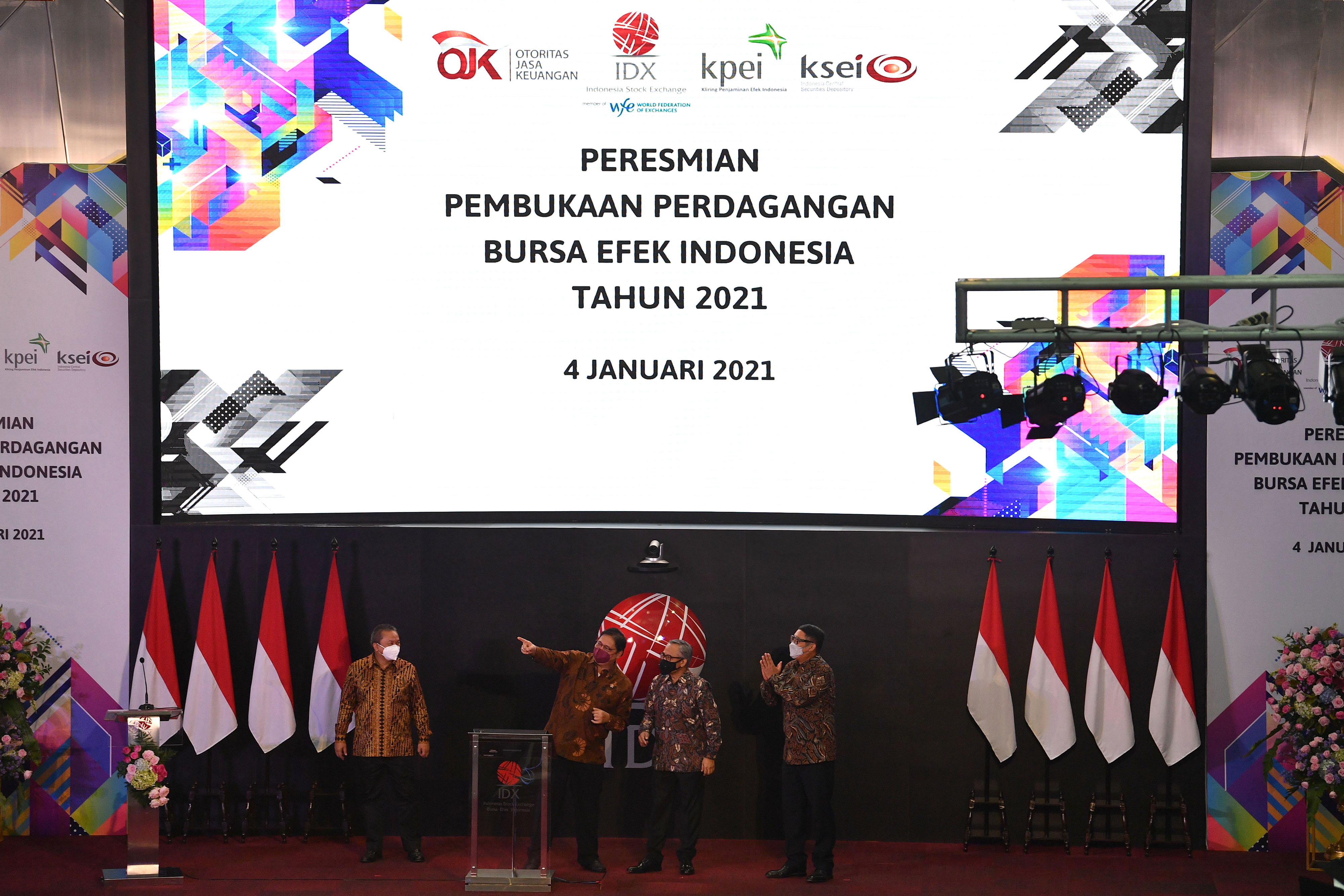 Suasana pembukaan perdagangan IHSG 2021 di Bursa Efek Indonesia, Jakarta.