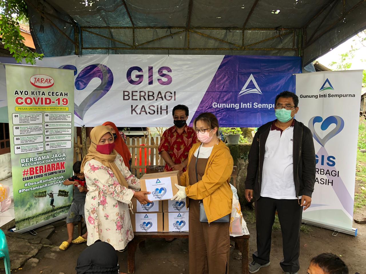 Bersatu melawan covid dengan membantu warga tak mampu.