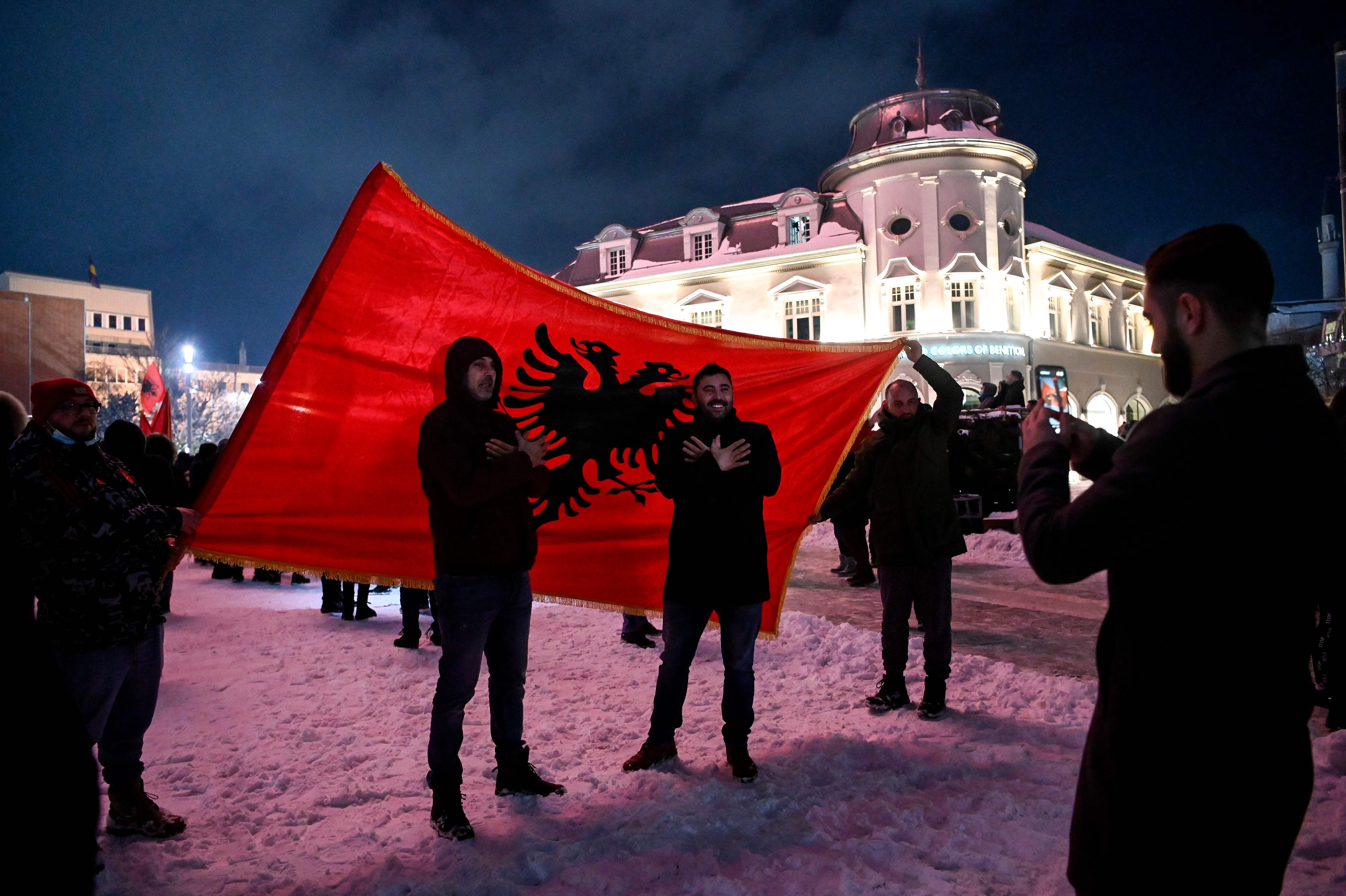 Pendukung Partai Reformis Sayap Kiri Kosovo, Vetevendosje Bersuka Cita  usai Memenangi Pemilihan di Parlemen