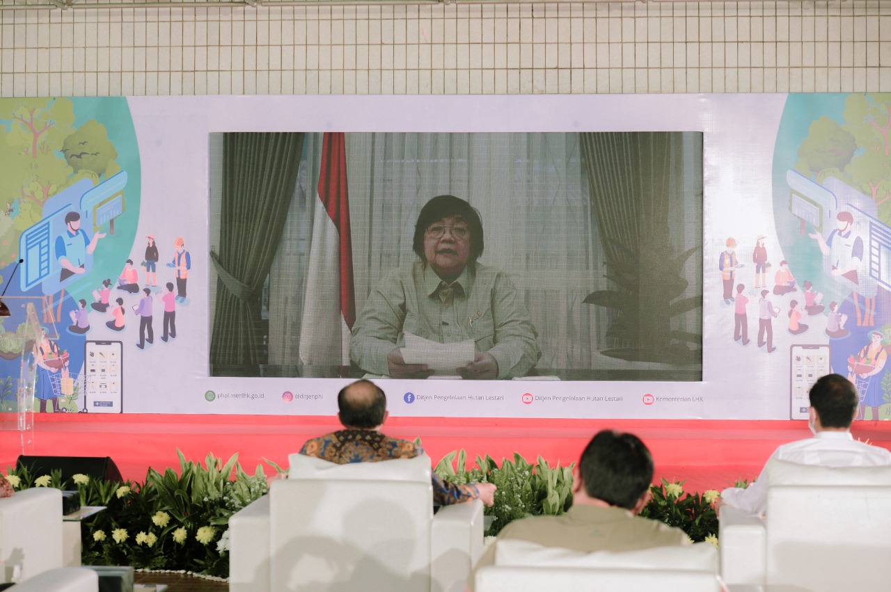 KLHK menggelar kegiatan bimbingan teknis dan pelatihan Peningkatan kapasitas masyarakat di dalam kawasan hutan.