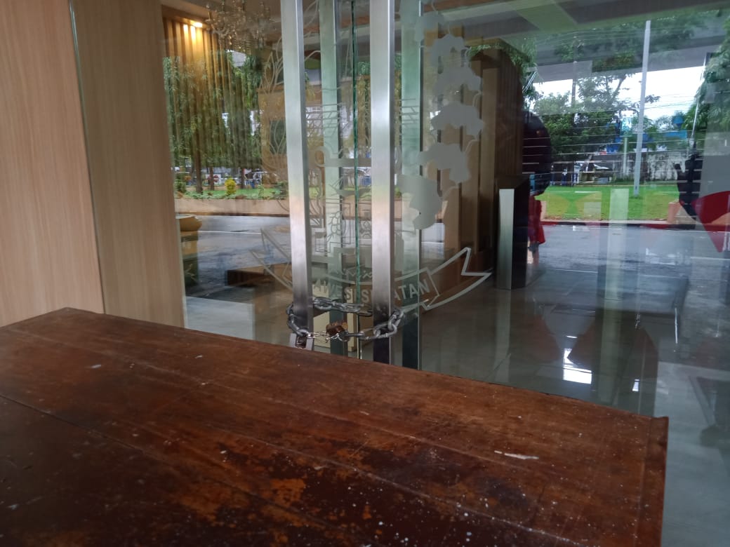 Ruangan yang disegel oleh KPK pasca penangkapan Gubernur Sulawesi Selatan