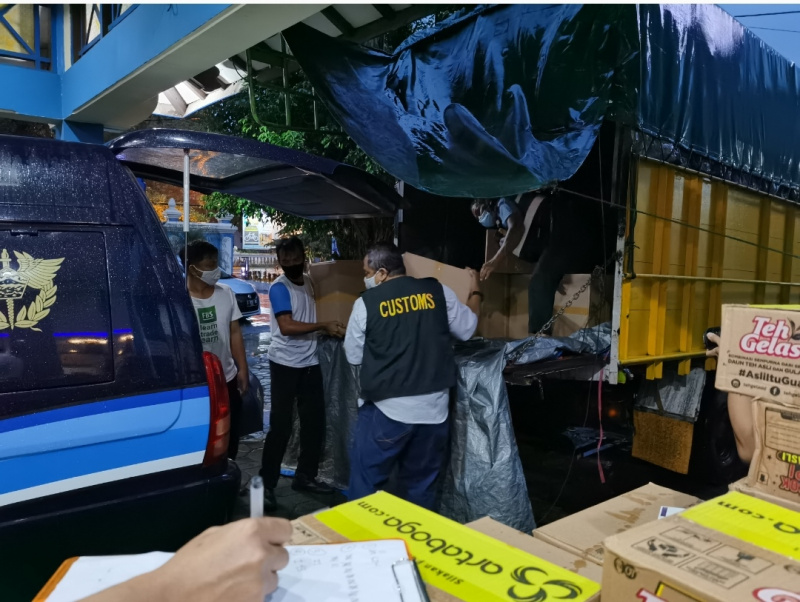 Truk Pengangkut 2,16 Juta Batang Rokok Ilegal Ditangkap