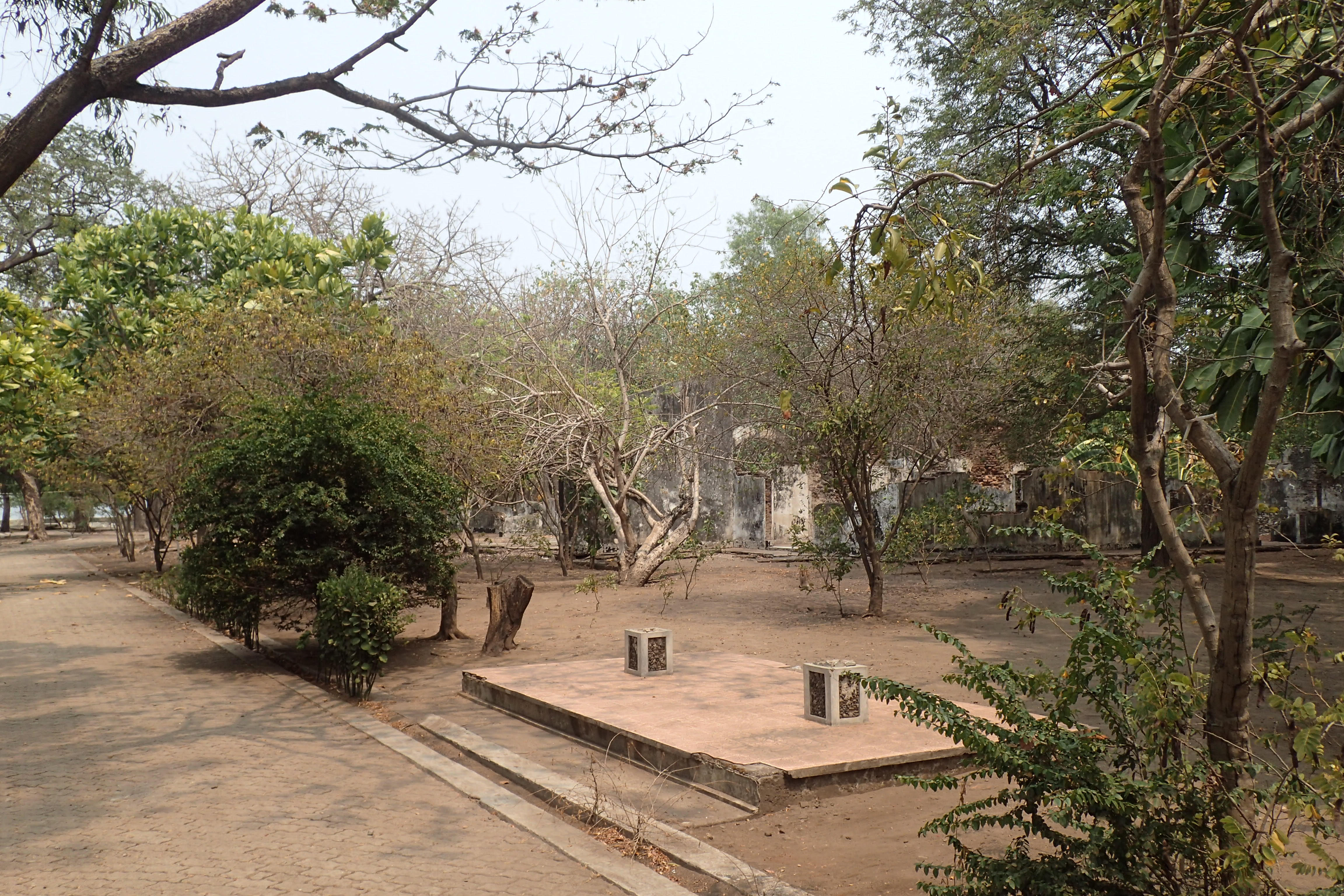 Taman Arkeologi Onrust, kawasan wisata sejarah yang mencakup beberapa pulau