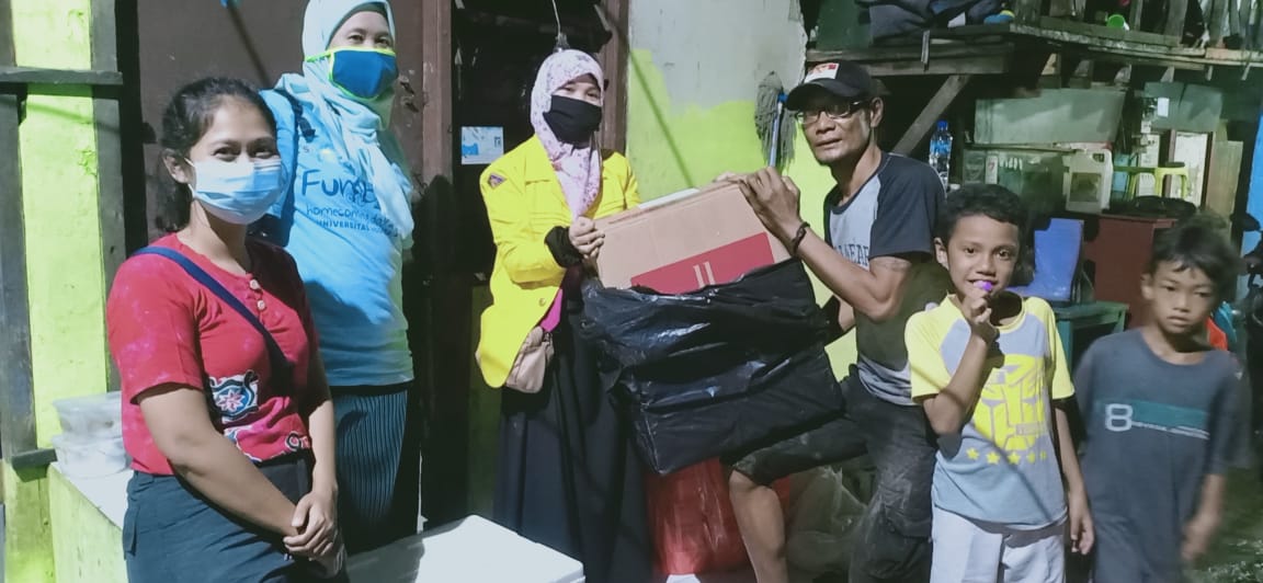 ILUNI UI menyalurkan 1.500 makanan siap saji ke enam wilayah di Jabodetabek sejak Sabtu (20/2/2021)