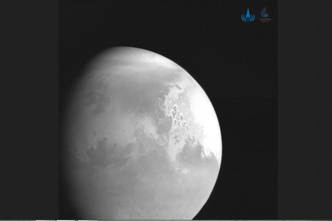 Foto Mars yang diambil pesawat luar angkasa Tiongkok Tianwen-1.