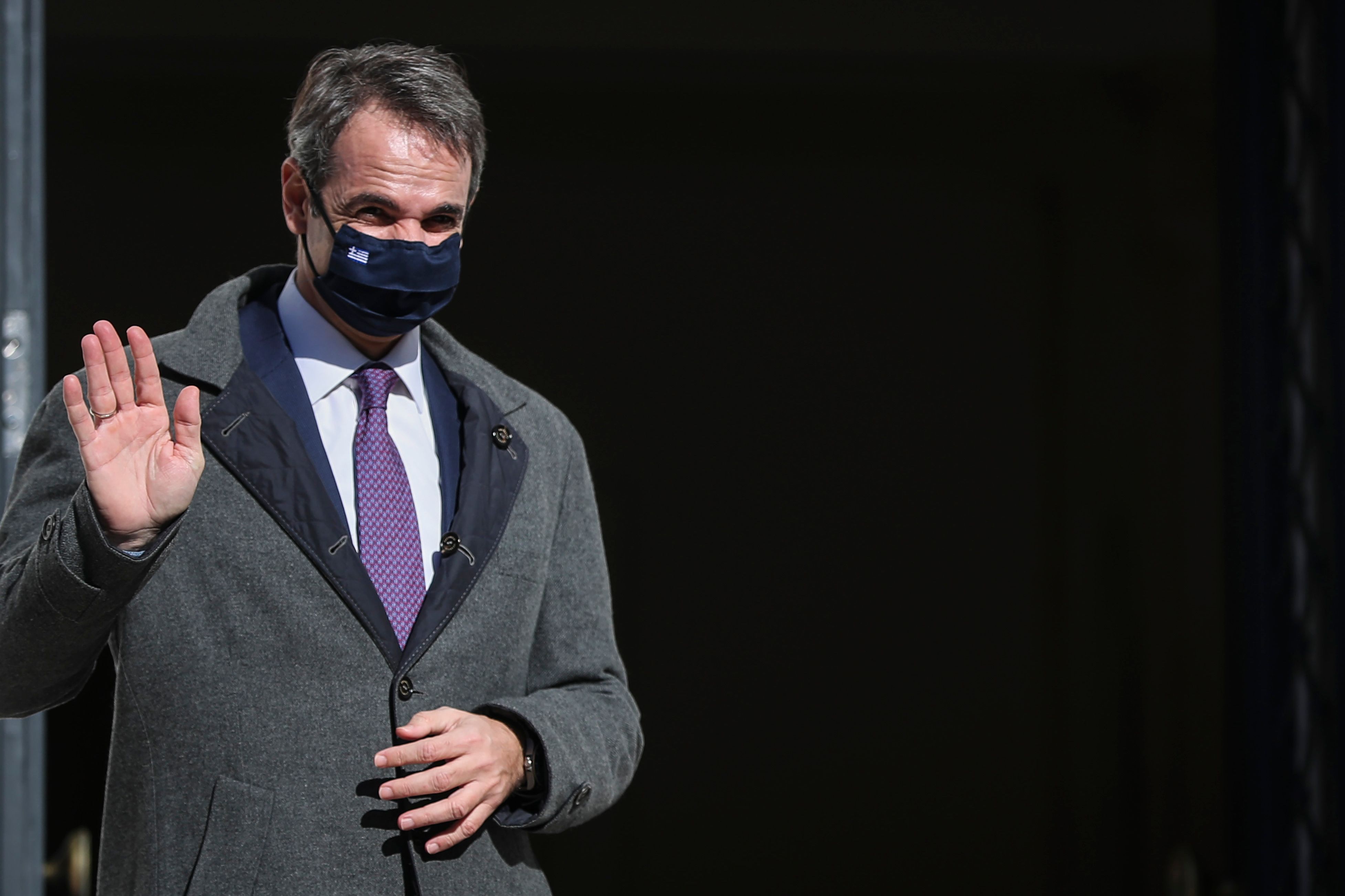 Langgar Prokes, Perdana Menteri Yunani Jadi Sorotan