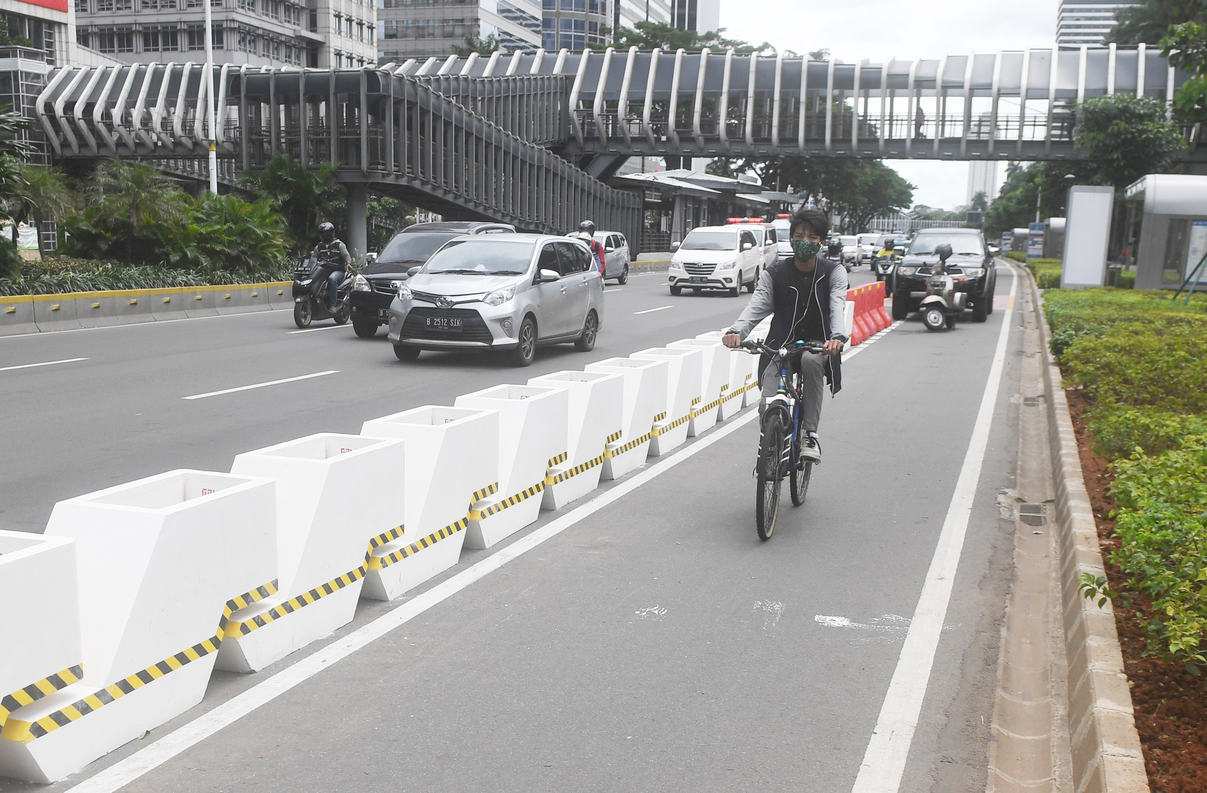DKI Pasang Separator untuk Jalur Sepeda di Sudirman-Thamrin