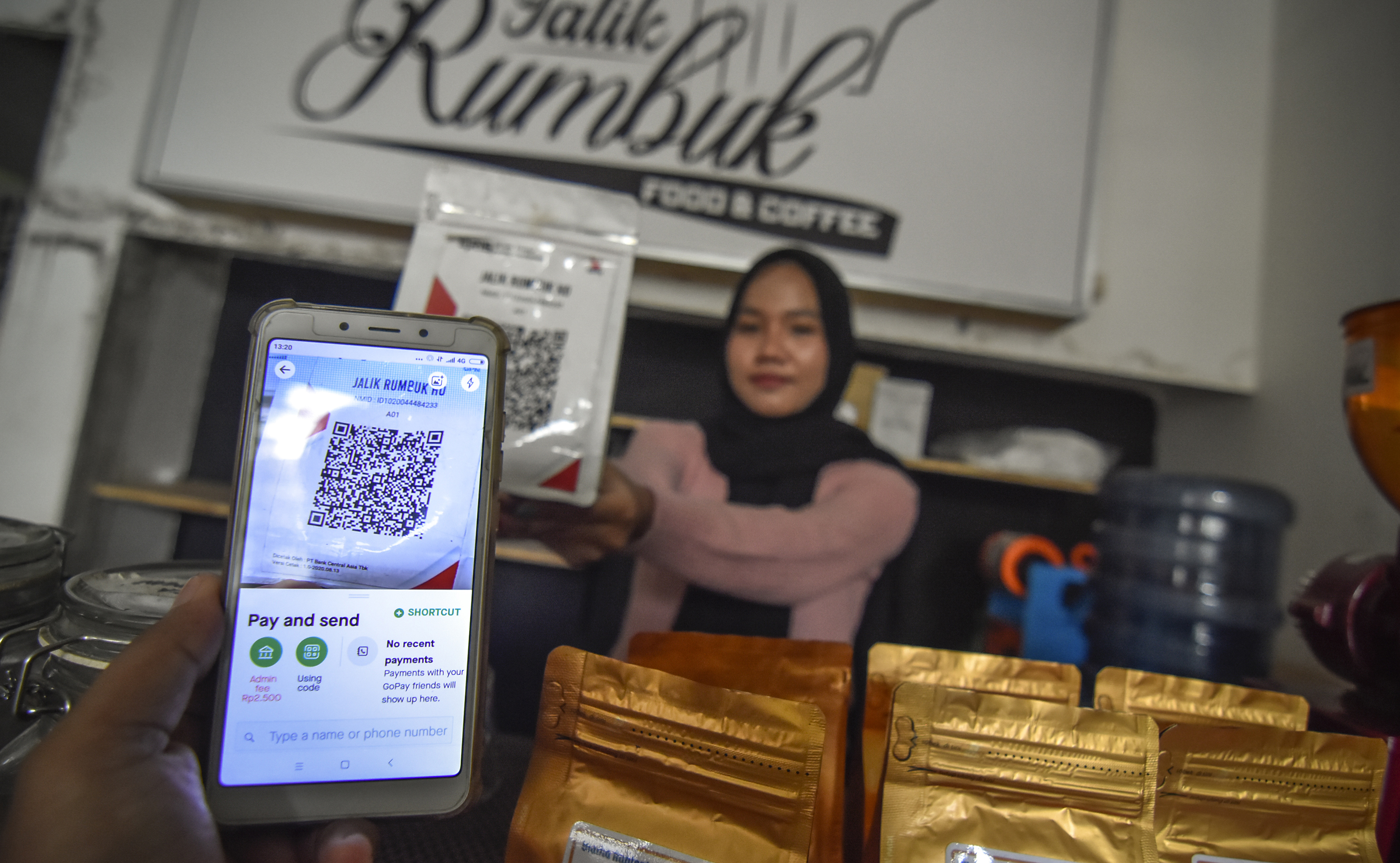 Penggunaan QRIS untuk pembayaran