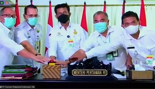 Mentan Syahrul Yasin Limpo melepas ekspor perdana produk olahan unggas dari PT Charoen Pokphand Indonesia ke Qatar.