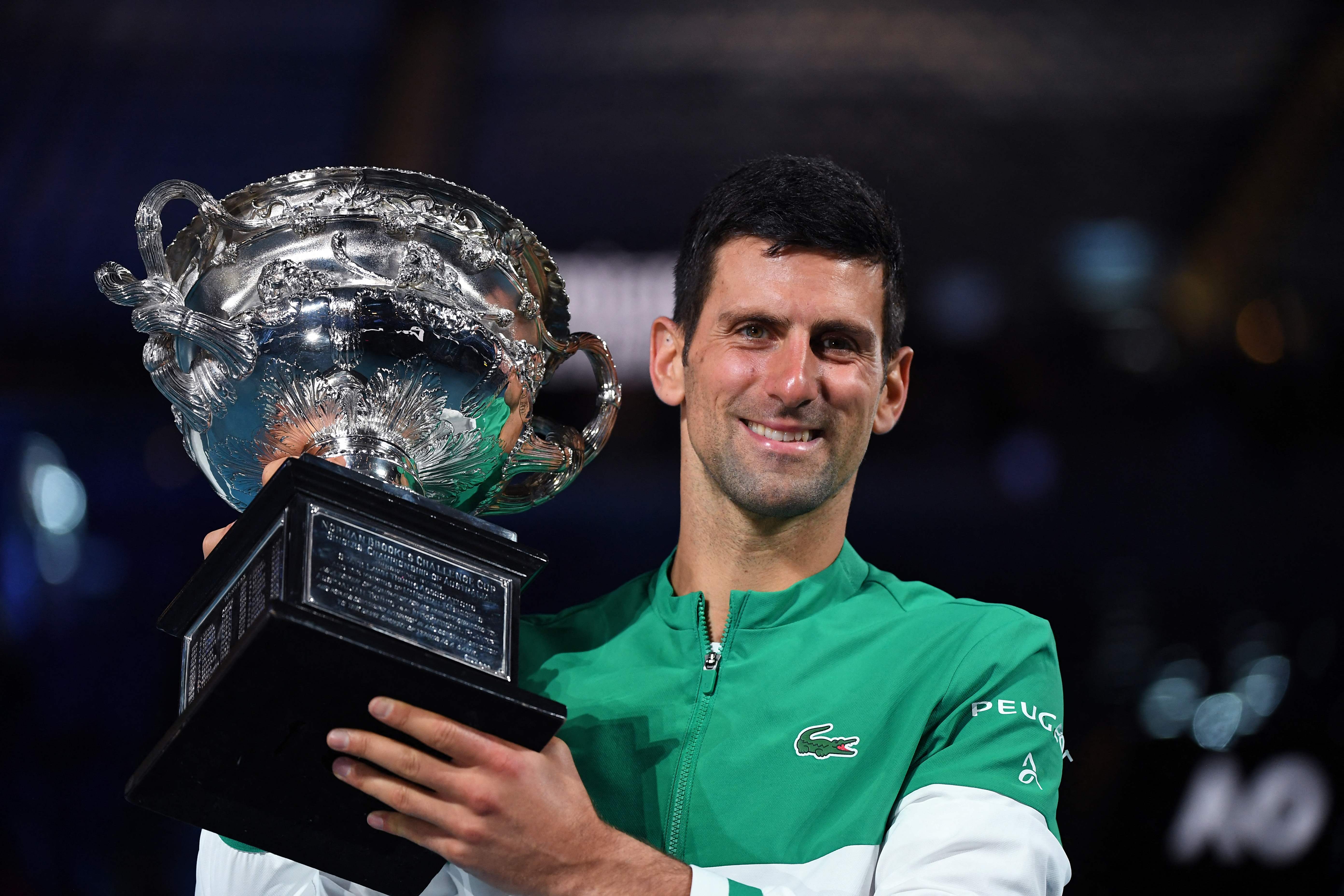 Petenis nomer satu dunia Novak Djokovic akhirnya meraih gelar Grand Slam ke 18  setelah juara di Australia Open, Minggu (21/2/2021)