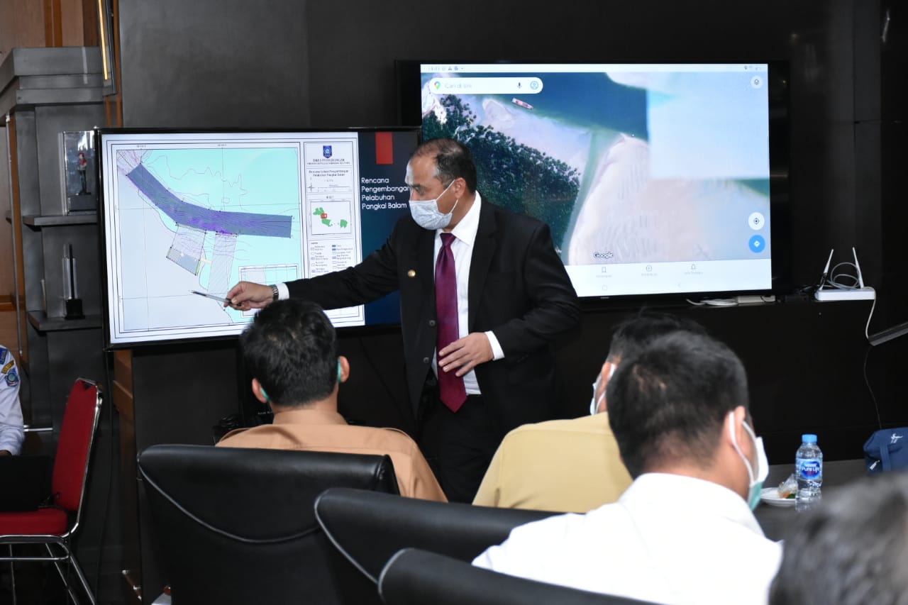 Gubernur Babel Erzaldi Rosman melakukan pertemuan yang intens dengan Kementerian Perhubungan terkait Pelabuhan Pangkal Balam.