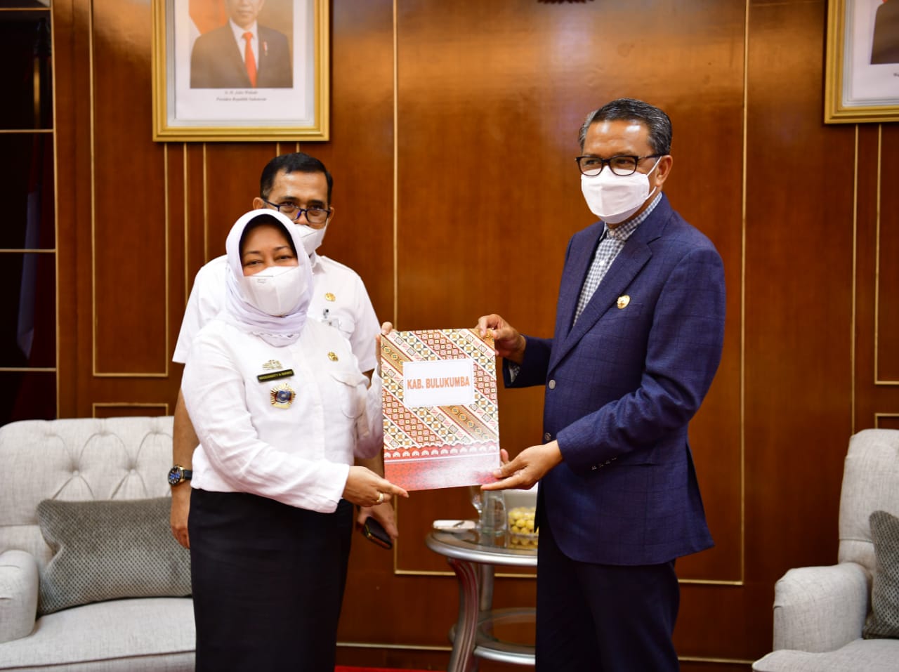  Gubernur Sulawesi Selatan, Nurdin Abdullah mengeluarkan SK Pelaksana Tugas Harian (PLH) Bupati untuk 10 daerah , Rabu (17/2/2021).