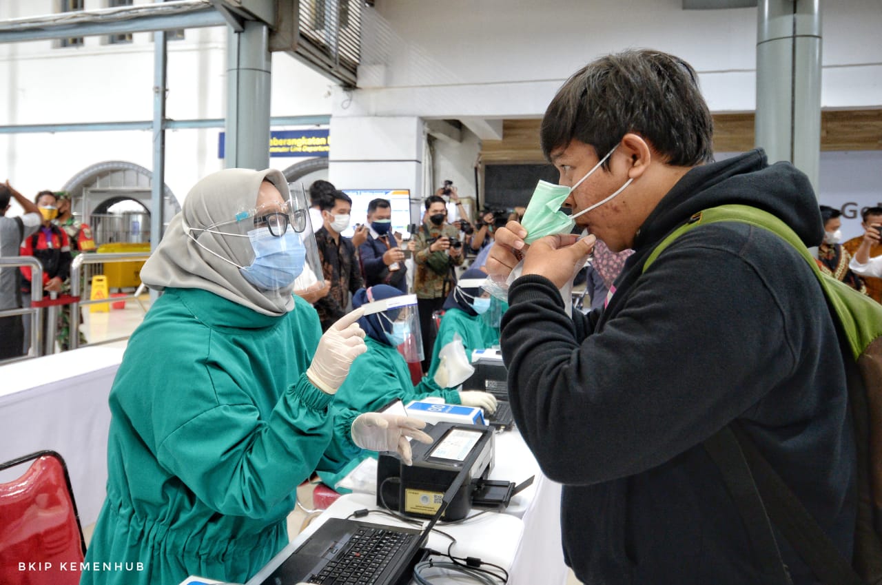 Uji coba GeNose di Stasiun Pasar Senen