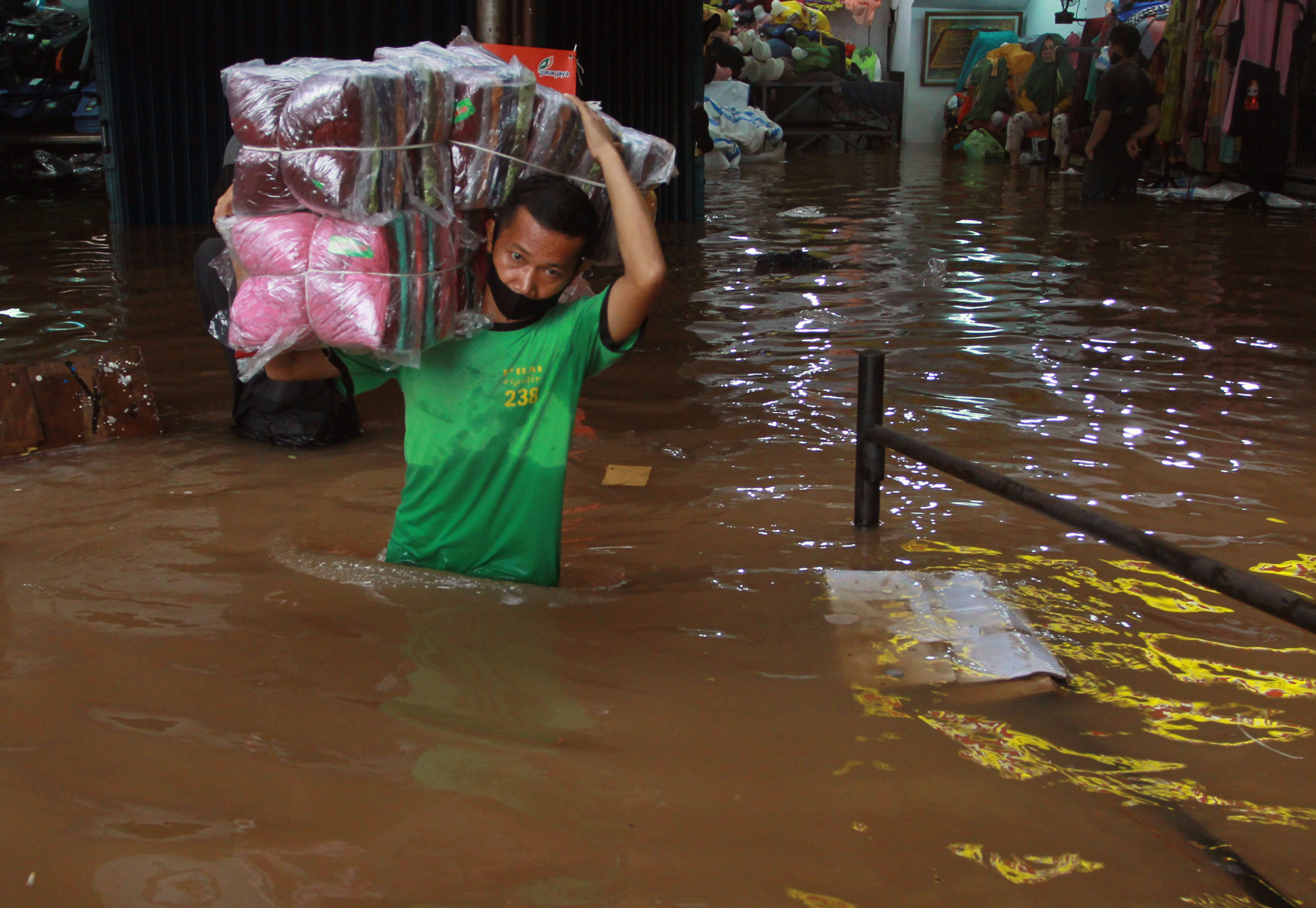 Gubernur Anies: Banjir Gara-gara Hujan Lebat