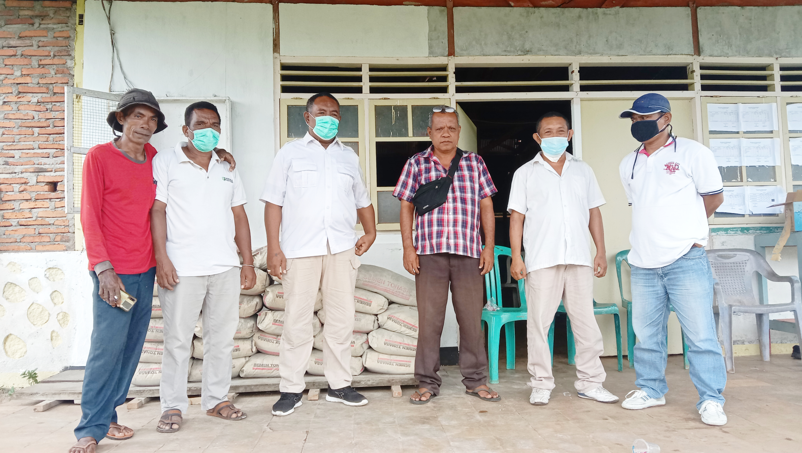 Rayakan HUT ke-13, Gerindra Sikka Beri Bantuan Bahan Bangunan