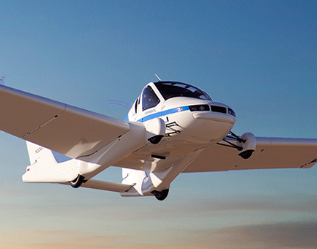 Mobil terbang keluaran Terrafugia sudah mendapat izin mengudara dari Federal Aviation Administration, Amerika Serikat.