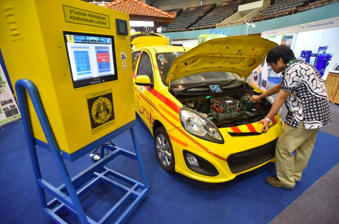 Industri mobil listrik. 