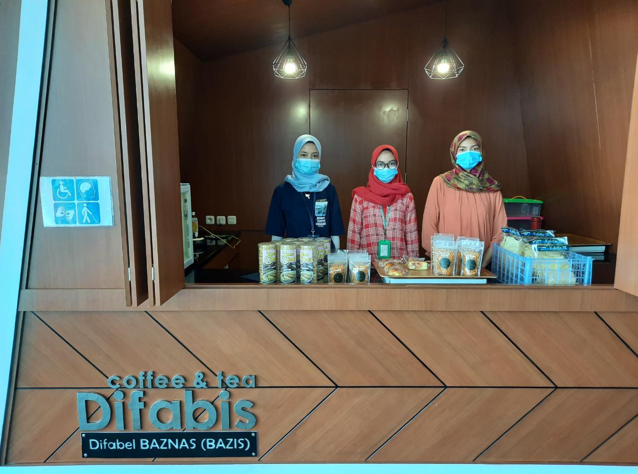 Kedai kopi bernama 'Difabis' yang khusus mempekerjakan penyandang disabilitas sebagai karyawannya.