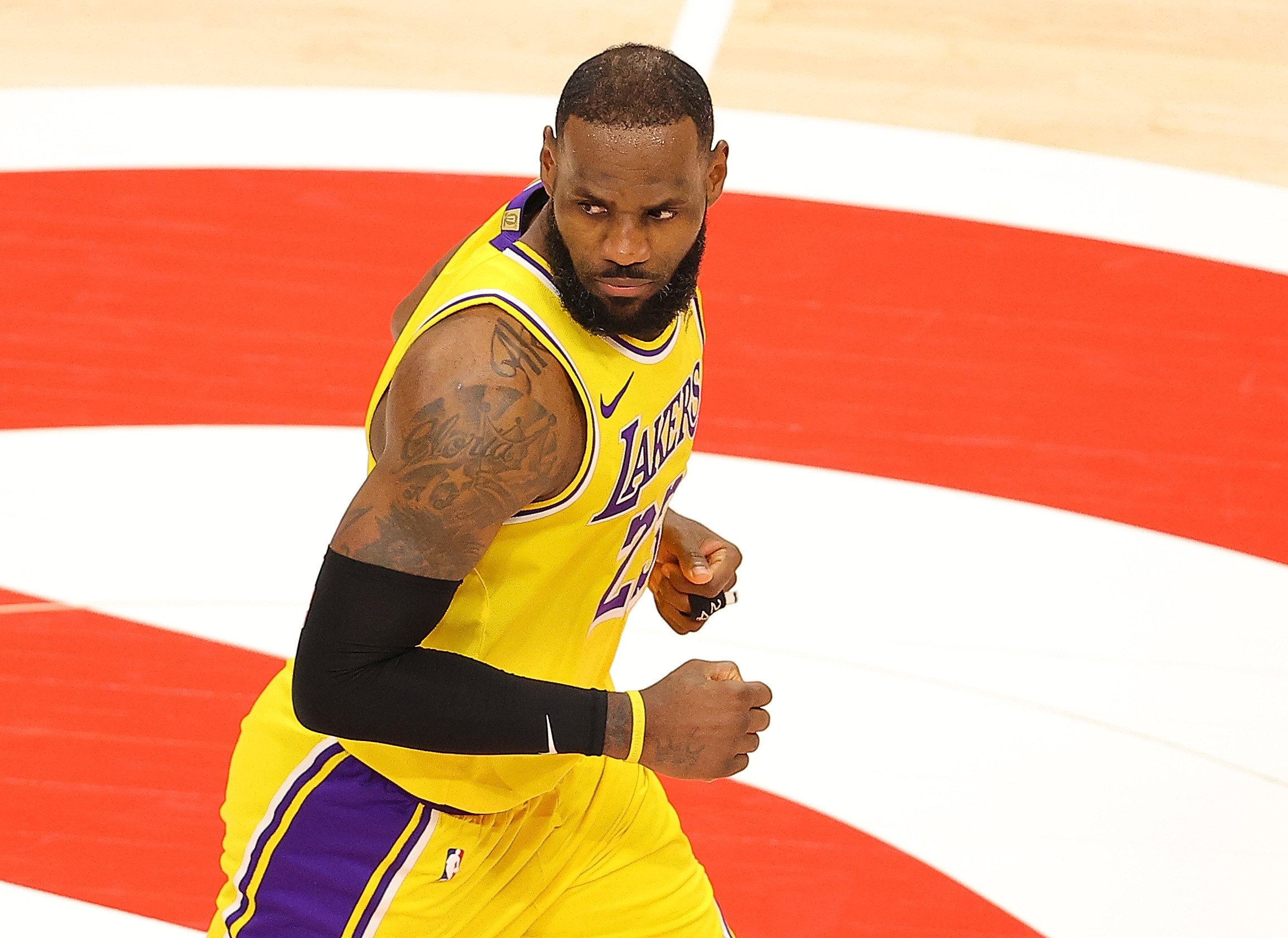 Forward Los Angeles Lakers LeBron James