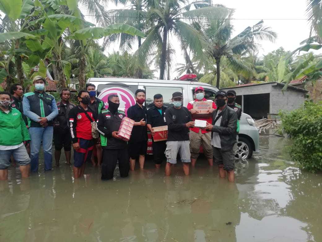 Ansor, Banser, dan DrW Skincare Bantu Korban Banjir Purworejo