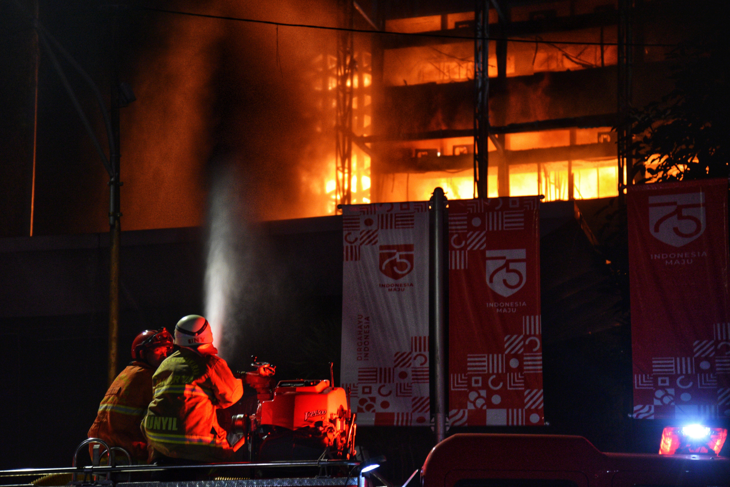 Ilustrasi pemadaman kebakaran