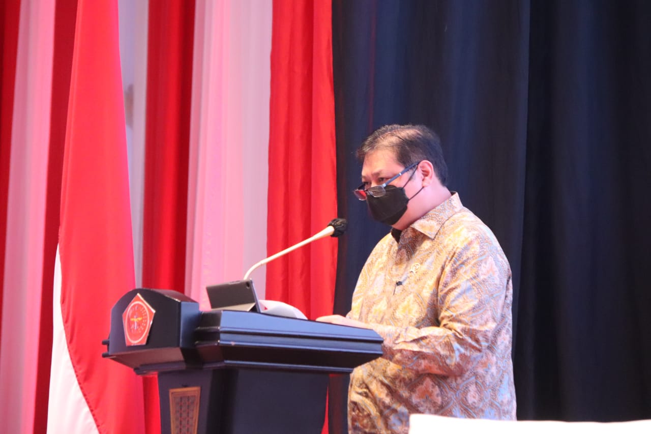 Menko Bidang Perekonomian, yang juga Ketua Komite Penanganan Covid-19 dan Pemulihan Ekonomi Nasional (KPC-PEN) Airlangga Hartarto.