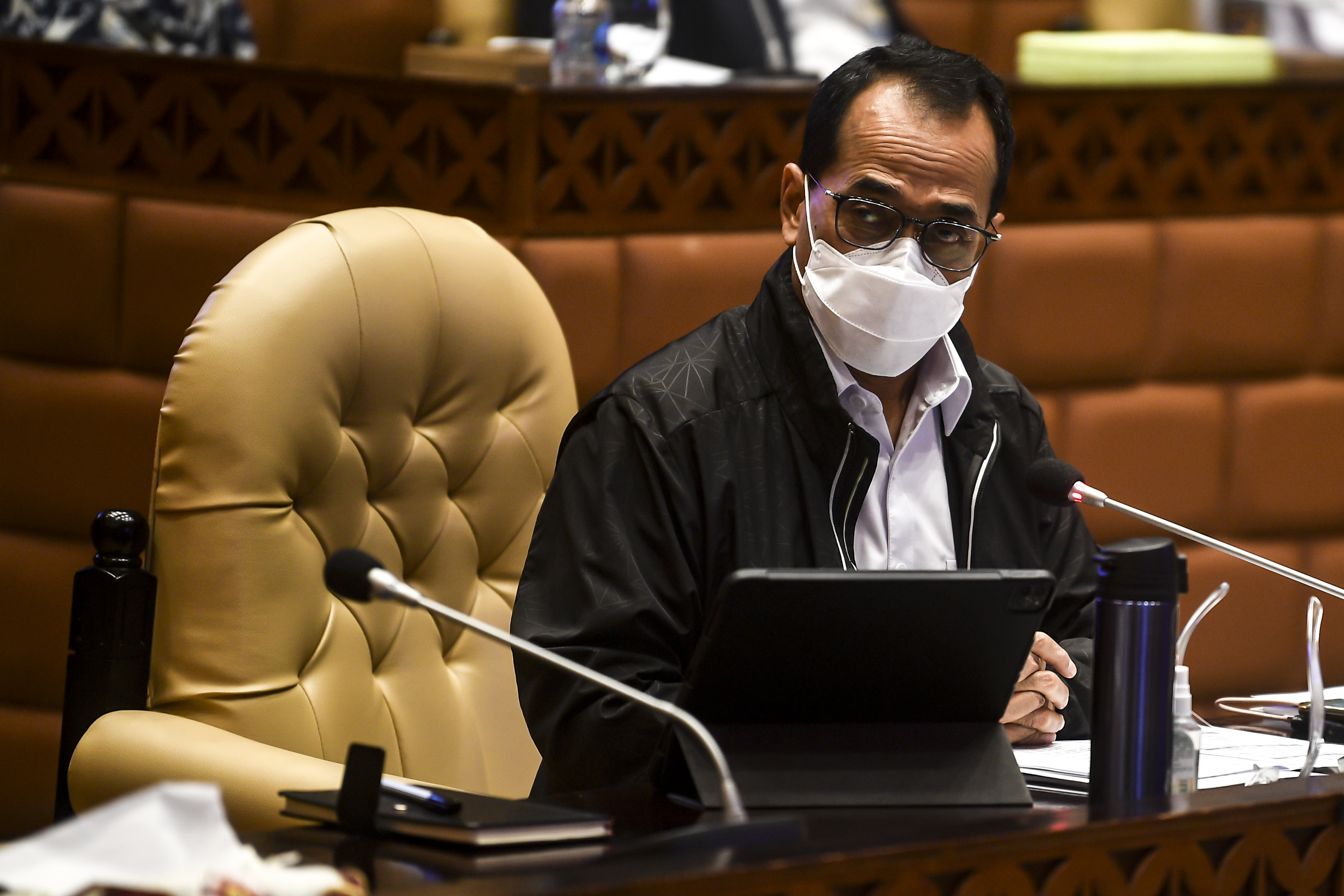 Menhub Budi Karya Sumadi saat mengikuti rapat kerja dengan Komisi V DPR RI.