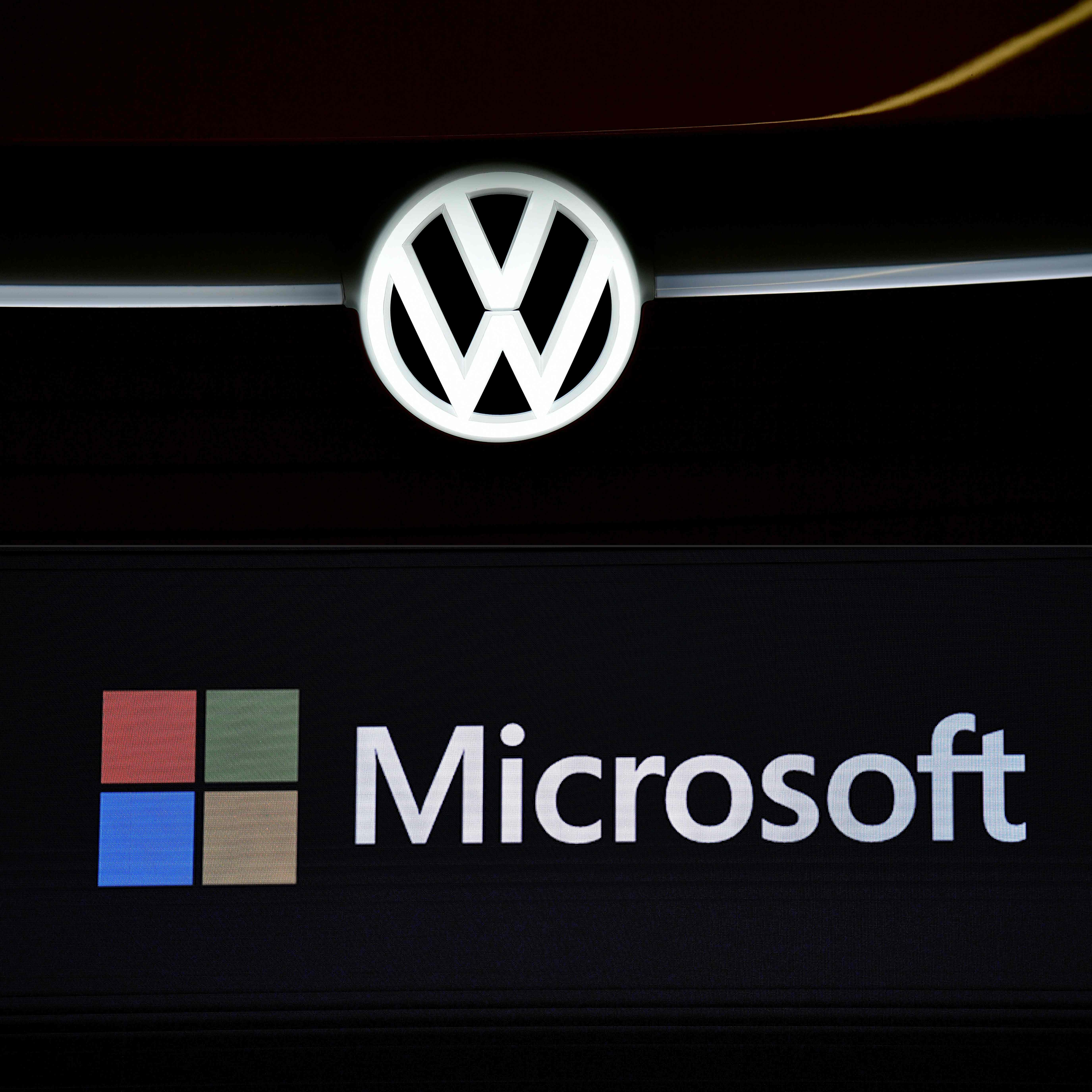 Logo Volkswagen dan Microsoft