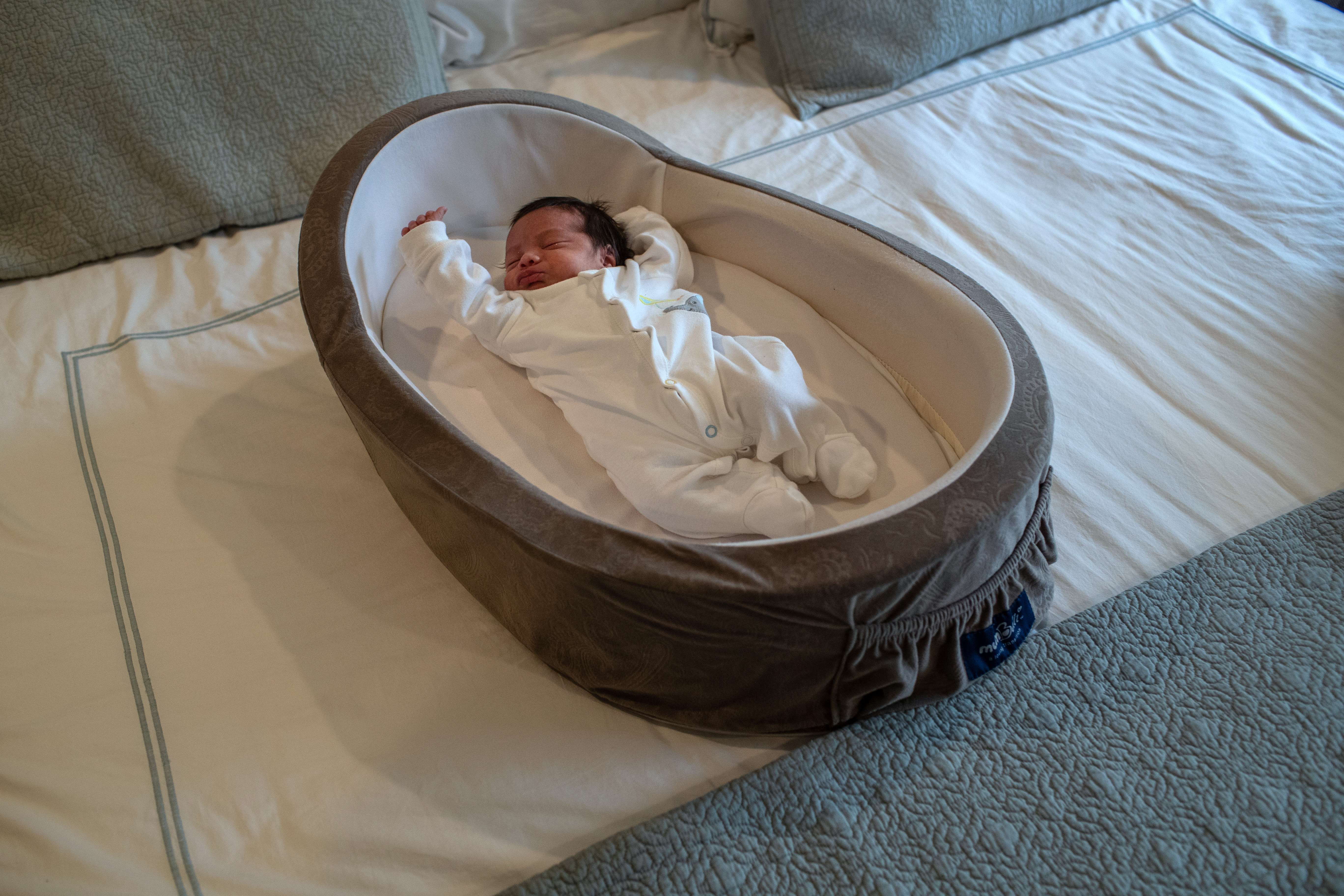 Bayi bernama Neysel di Amerika Serikat ini lahir prematur sebab sang ibu harus dirawat karena covid-19 ketika usia kandungannya 8 bulan.