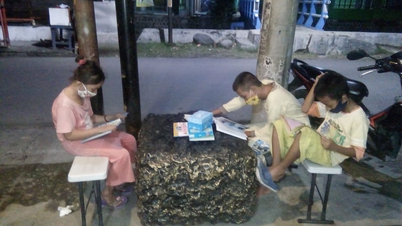 Pemkot Tegal memperluas ruang literasi hingga ke lokasi wisata, Rabu (3/2/2021)