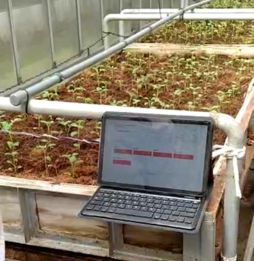 Pengawasan kondisi tanah melalui komputer di UPTD Balai Benih Kentang, Dinas Tanaman Pangan dan Hortikultura Jawa Barat
