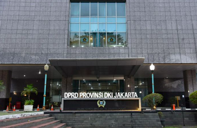  Gedung DPRD DKI