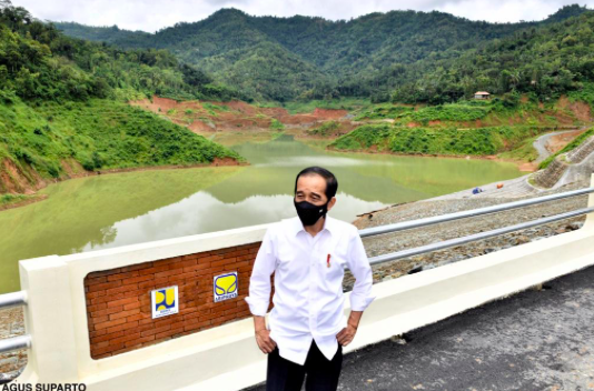 Presiden Joko Widodo pada Minggu 14 Februari 2021, telah meresmikan Bendungan Tukul di Kabupaten Pacitan, Jawa Timur.