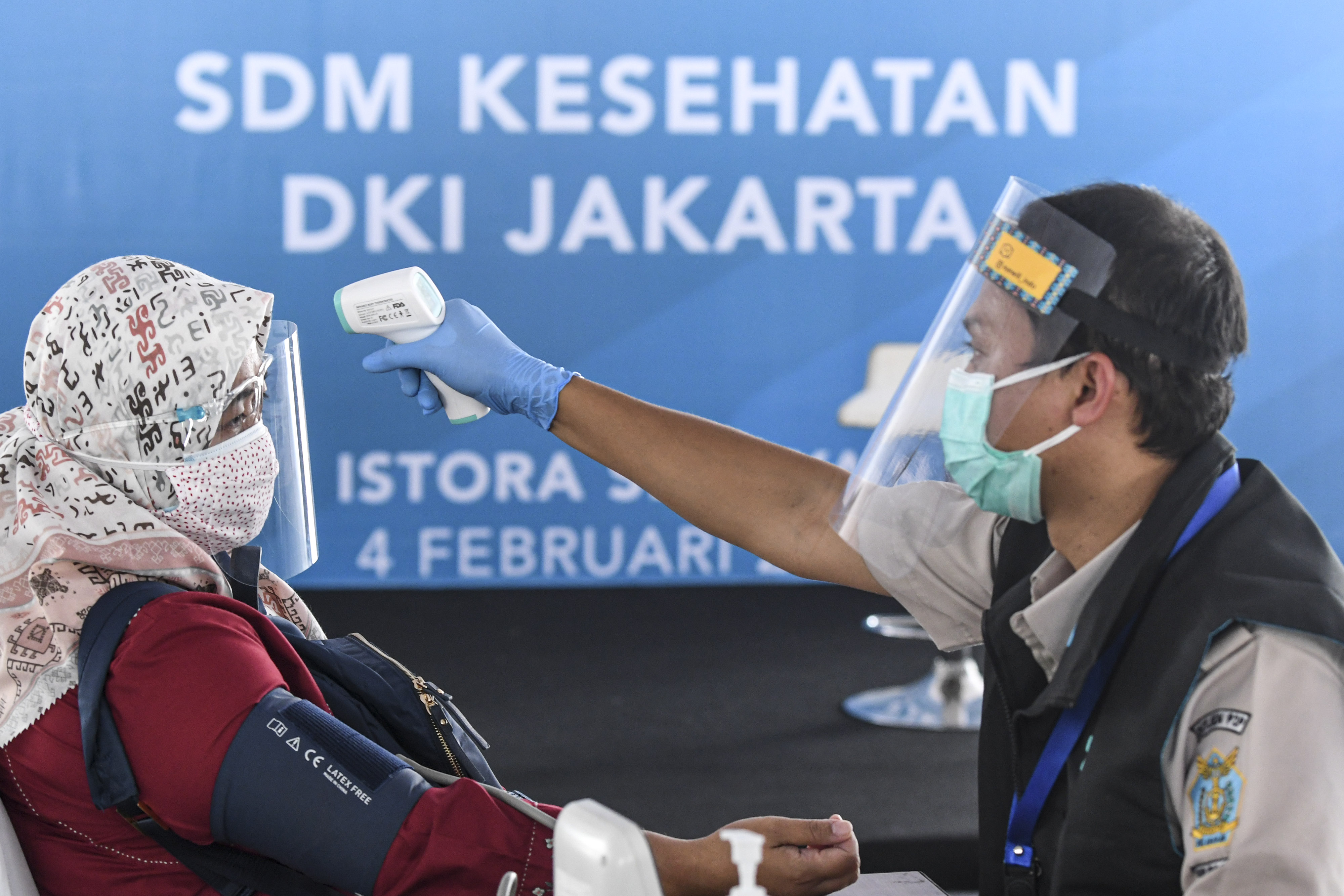 Presiden: Kebut Vaksinasi Covid-19 dengan Vaksinasi Massal