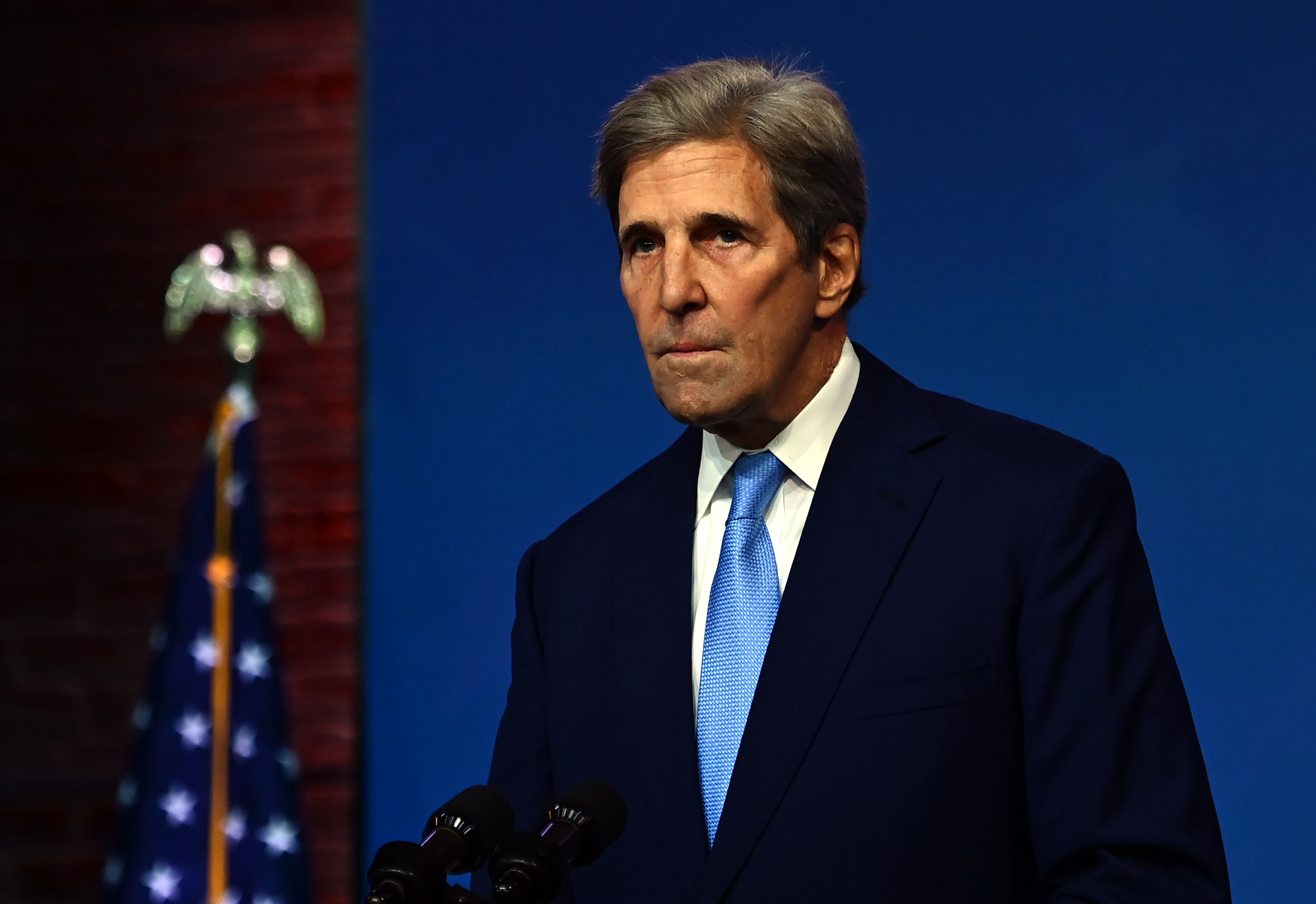 Mantan Menteri Luar Negeri AS, John Kerry, berbicara sebagai utusan Presiden Khusus Iklim di Glasgow, November 2020