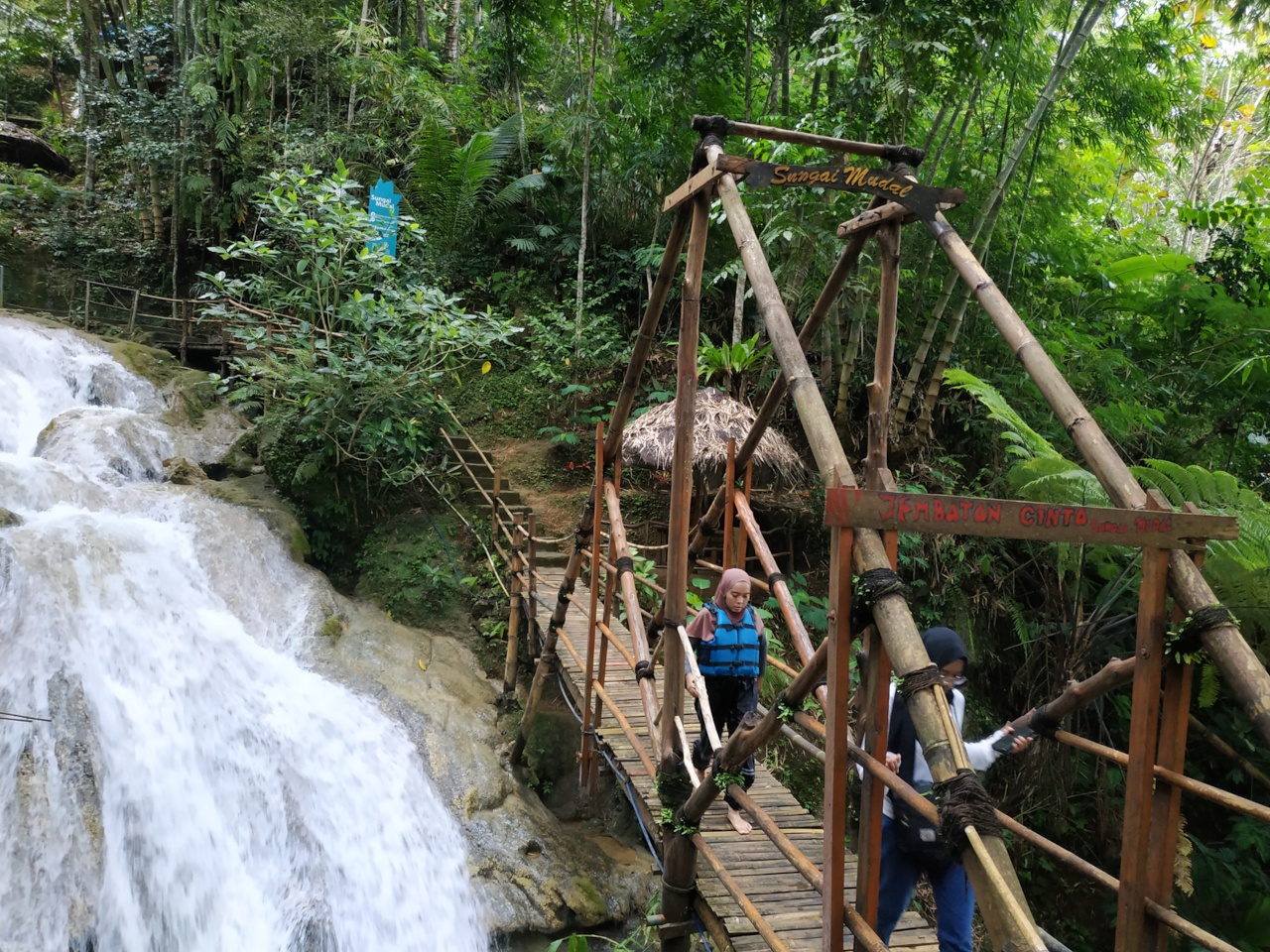 Keindahan Sungai Mudal Kabupaten Kulonprogo, Daerah Istimewa Yogyakarta menjadi daya tarik wisatawan.