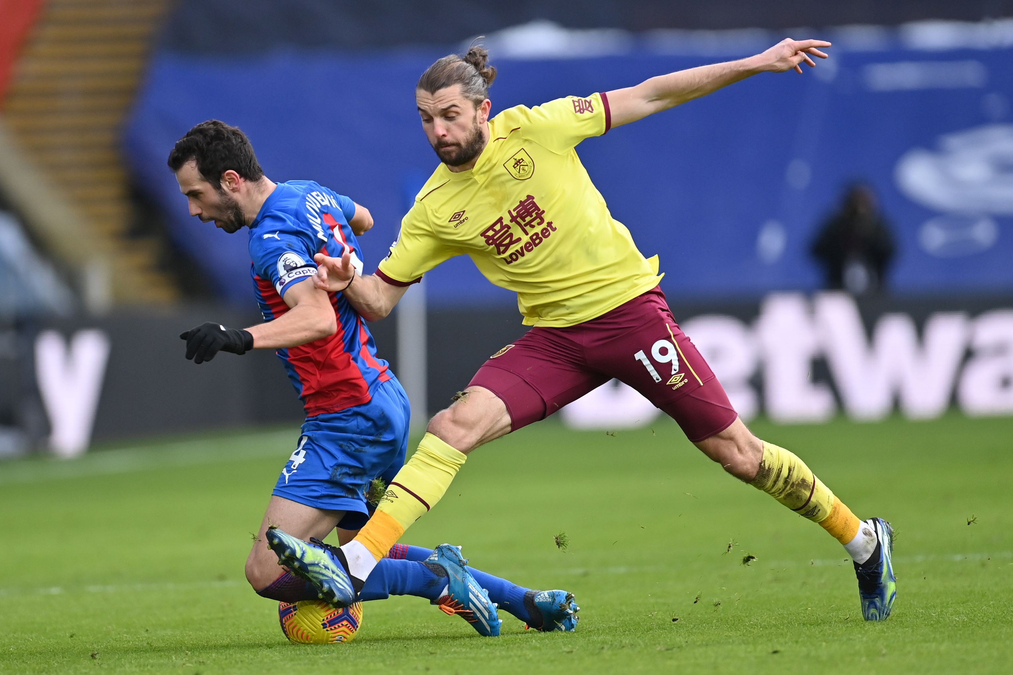 Jay Rodriguez (kuning) memimpin Burnley membungkam Crystal Palace 3-0 dalam laga pekan ke-24 Liga Inggris, Minggu (WIB), (14/2/2021)