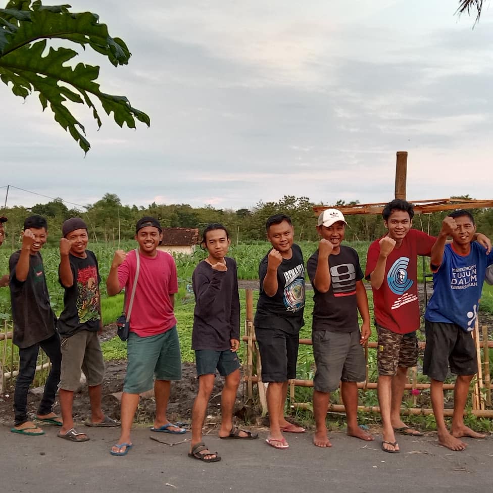 Sejumlah pemuda di Pampang, Kabupaten Gunungkidul, yang bergiat di lahan pertanian