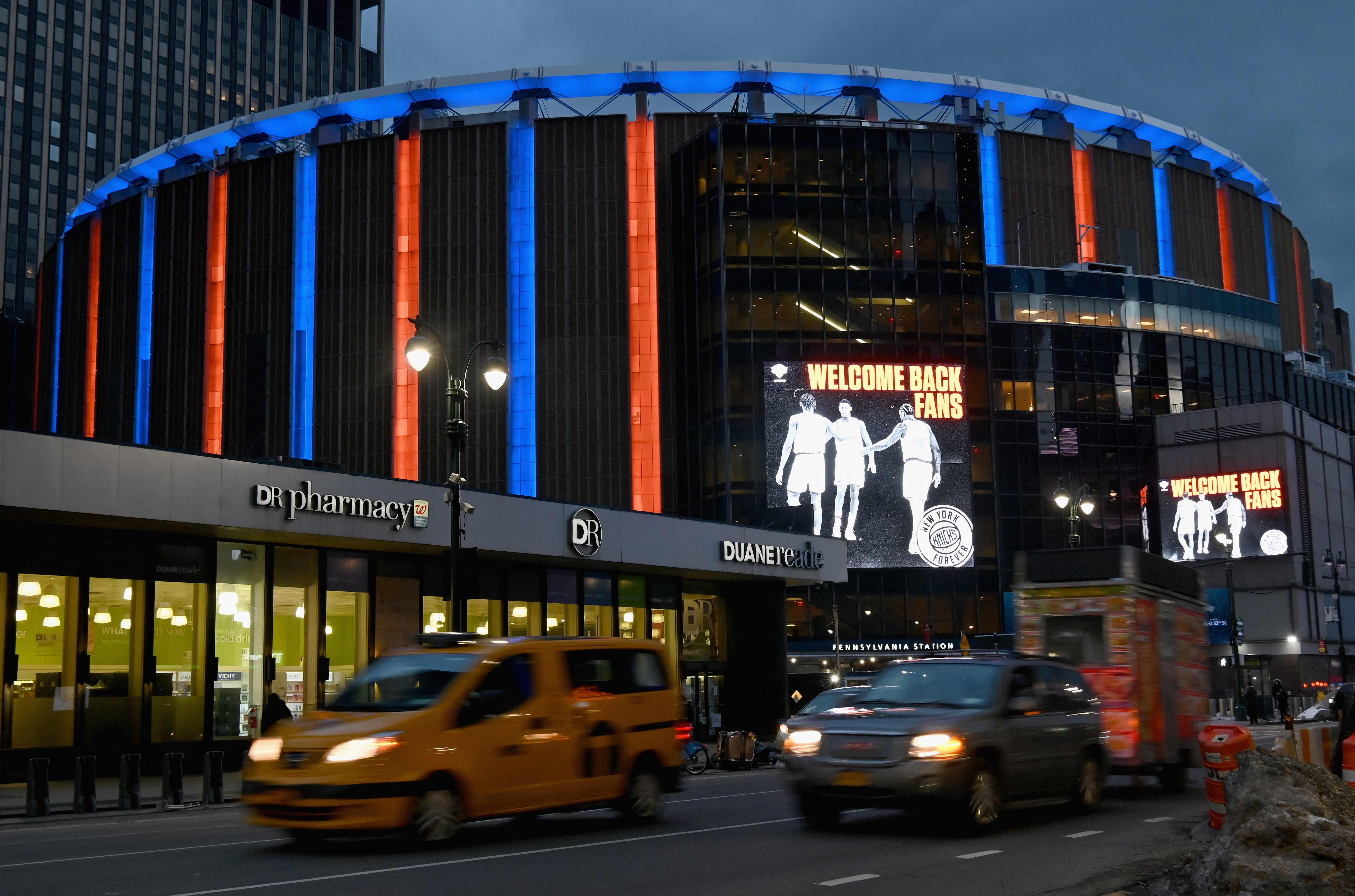 Madison Square Garden, New York kembali dibuka untuk penonton pertandingan NBA dengan dibatasi hanya 10 persen penonton.