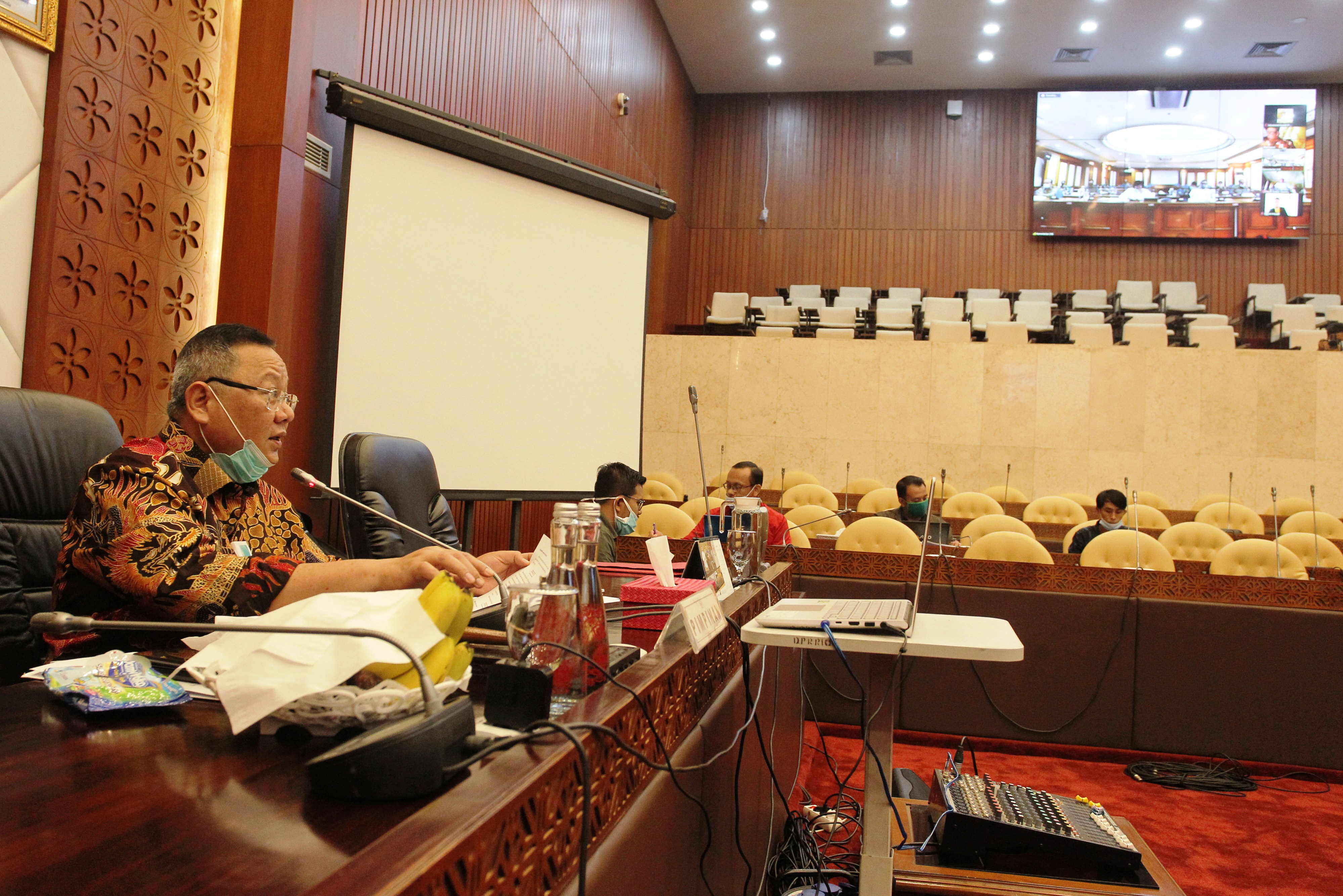 Ilustrasi Ketua Komisi IV Sudin pimpin raker virtual.