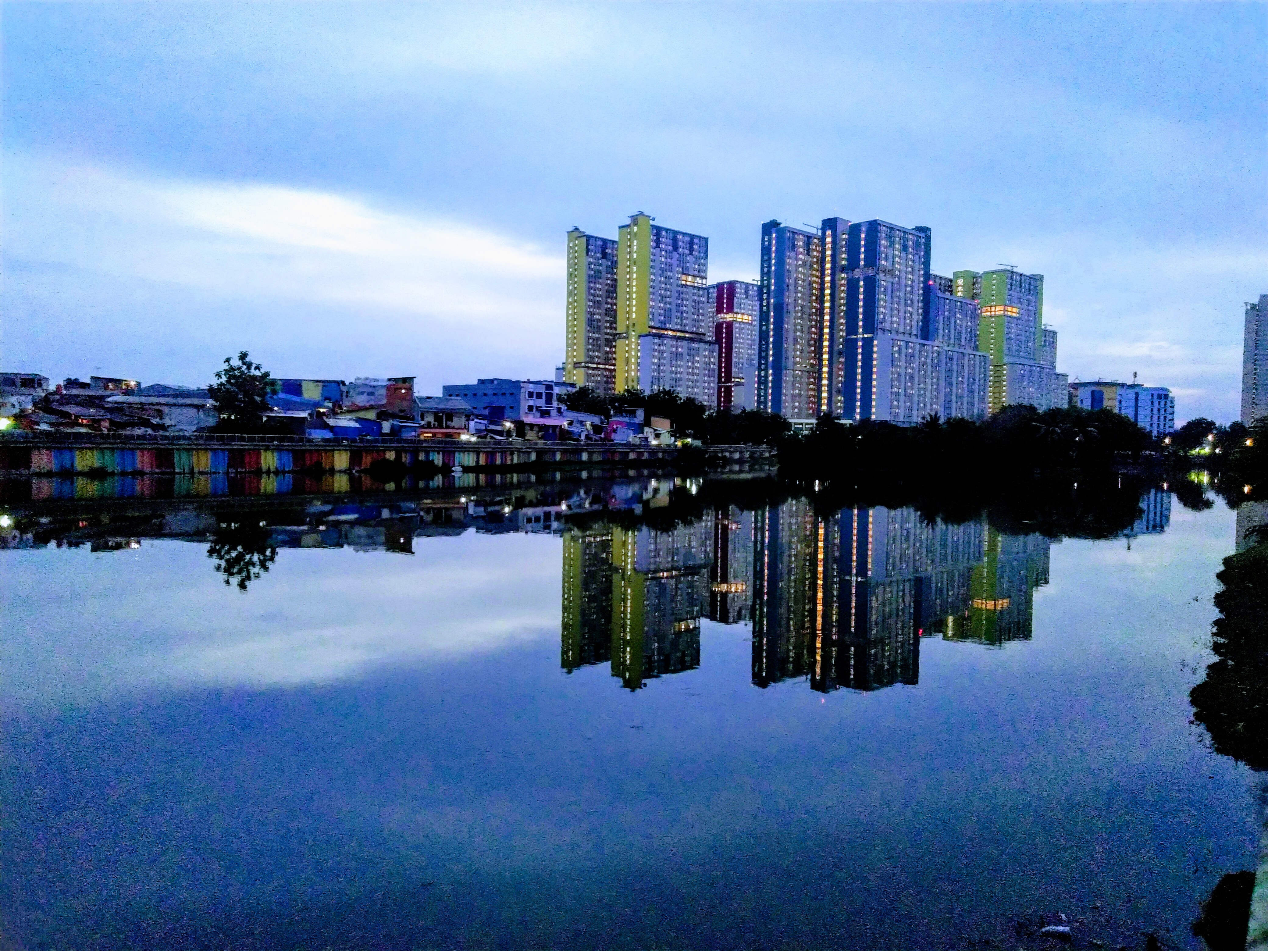 Penampakan Wisma Atlet Kemayoran yang menjadi RS Darurat Covid-19 dan sebagai tempat isolasi mandiri pasien covid-19.